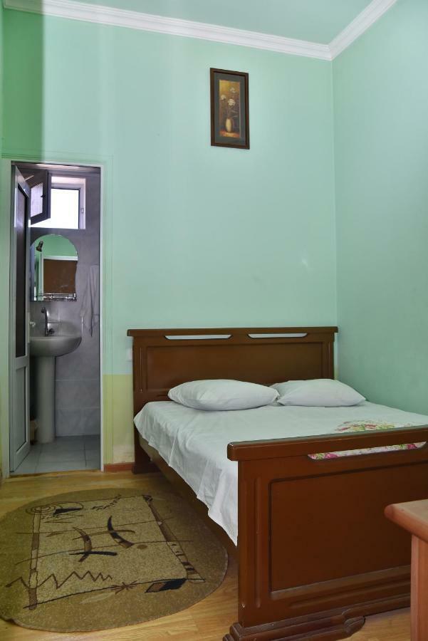 Zvartnots Ojakh Hotel เยเรวาน ภายนอก รูปภาพ