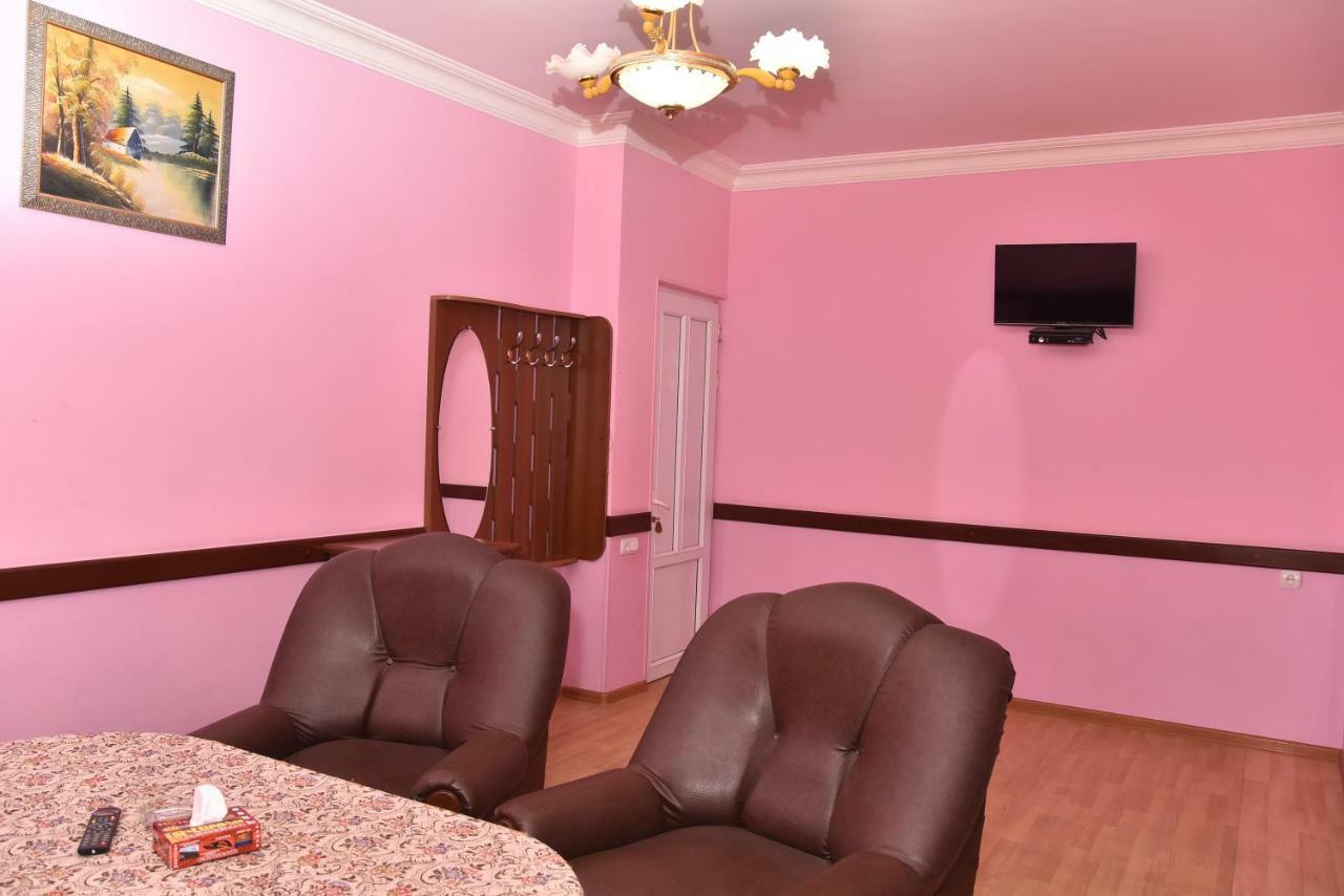 Zvartnots Ojakh Hotel เยเรวาน ภายนอก รูปภาพ